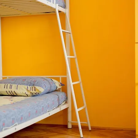 Hostal Outlanders Tribe *